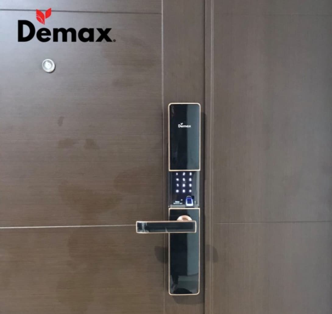 Khoá cửa vân tay Demax