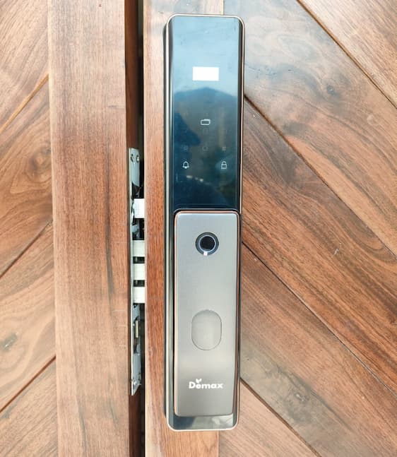 Khoá cửa vân tay