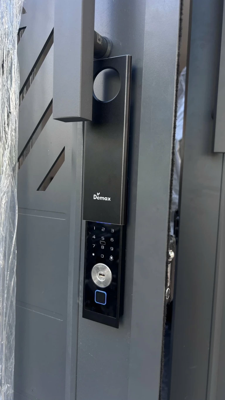 Khóa cửa cổng chống nước Face-ID