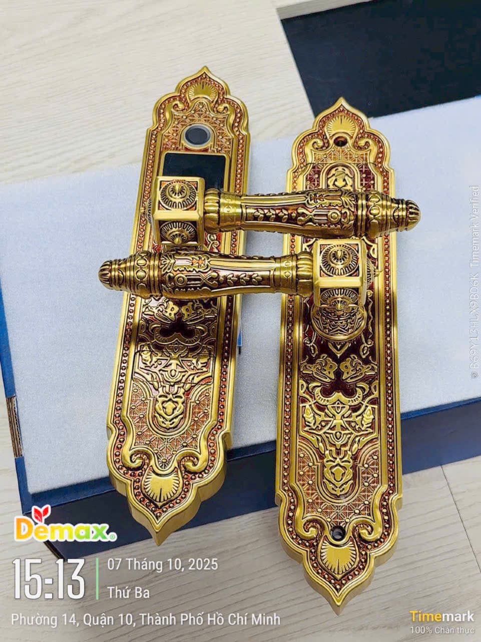 Khoá cửa thông minh
